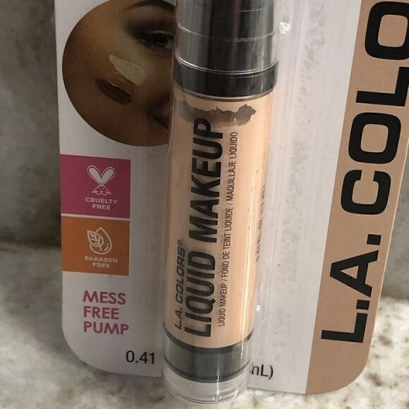 L.A.Colors-Compleate Coverage Mess Free Pump CBLM311 True Beige Liquid Makeup - Picture 5 of 7